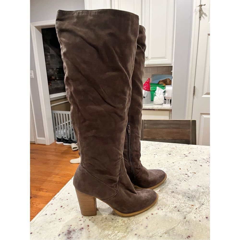 DV Brown Faux Suede Block Heel Boots sz 7.5 EUC